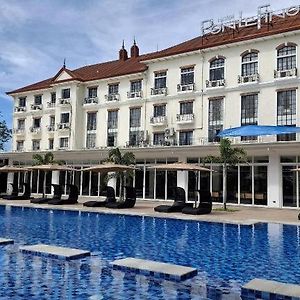 Pontefino Hotel And Residences